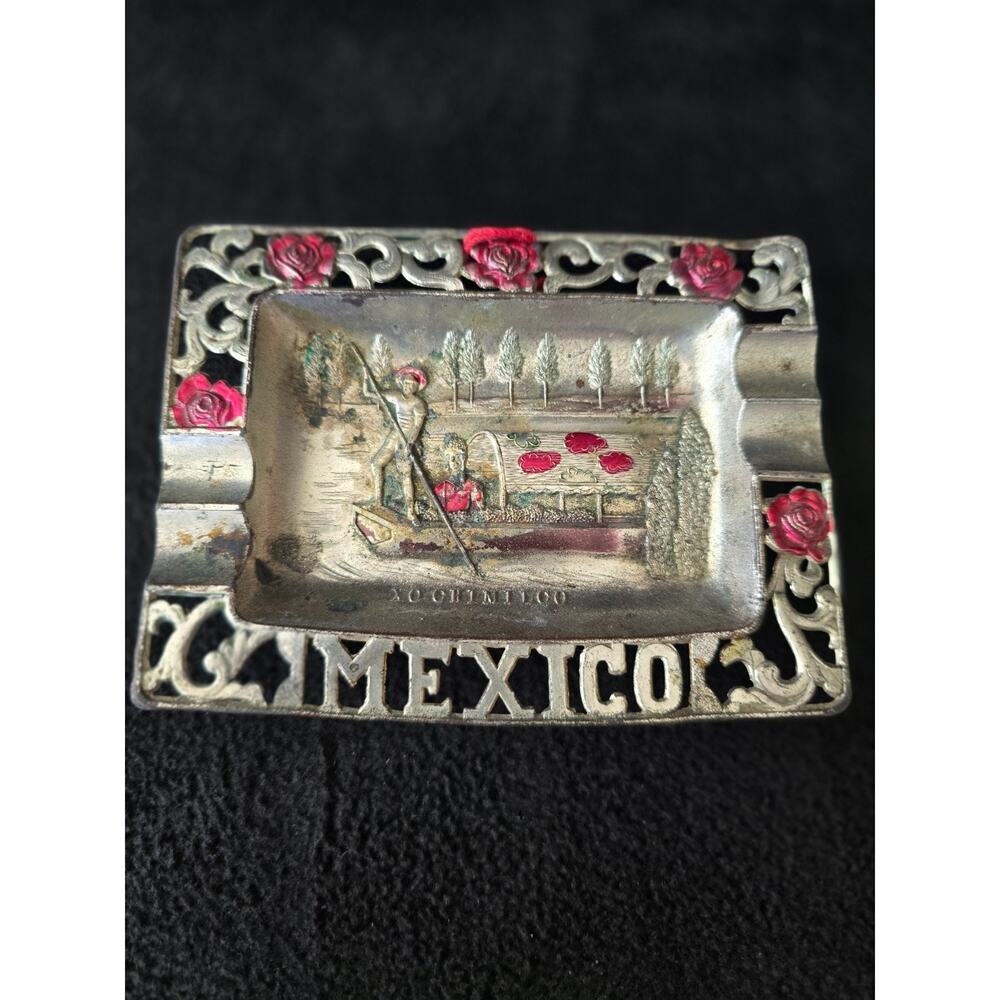 RARE Vintage Hand Painted Tin Metal Souvenir Ashtray - Mexico